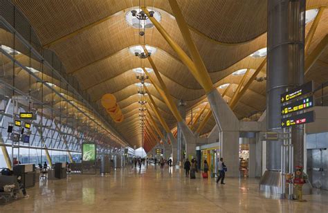 madrid airport terminal 4 restaurants.